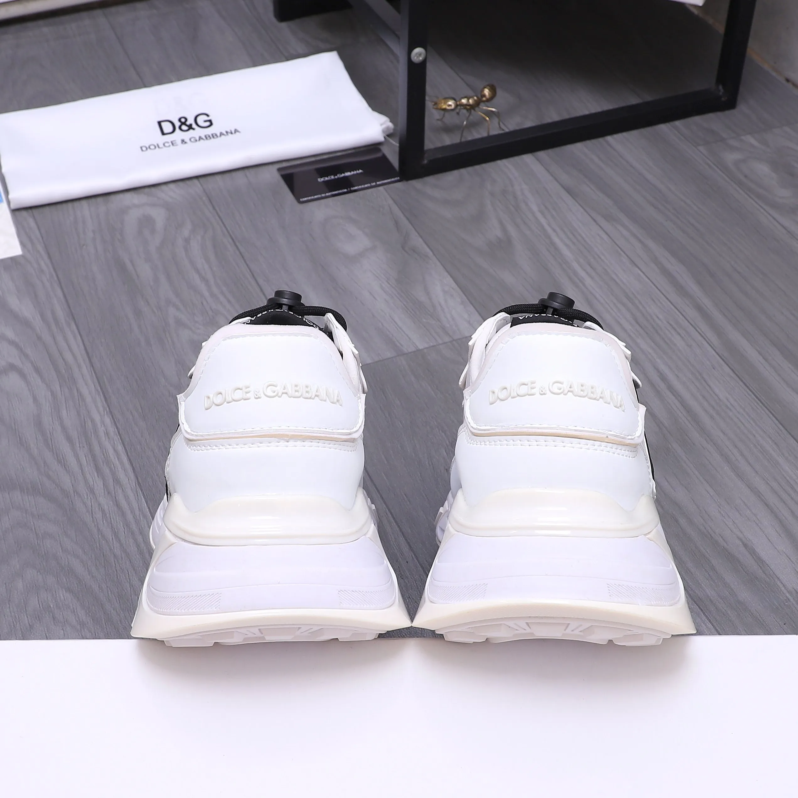 Men's shoes 💰520 Product trademark: DG (Dolce & Gabbana) couple's casual shoes Regular size: 35-46 (45.46 is custom-made and non-returnable) Product materials: Selected cowhide stitching elastic cloth upper, cowhide insole, original outsole